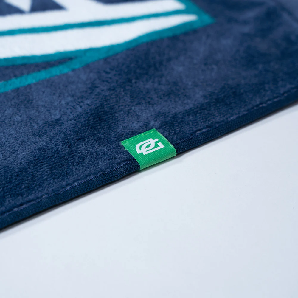 GL Summer Geometric Pattern Towel - Image 3