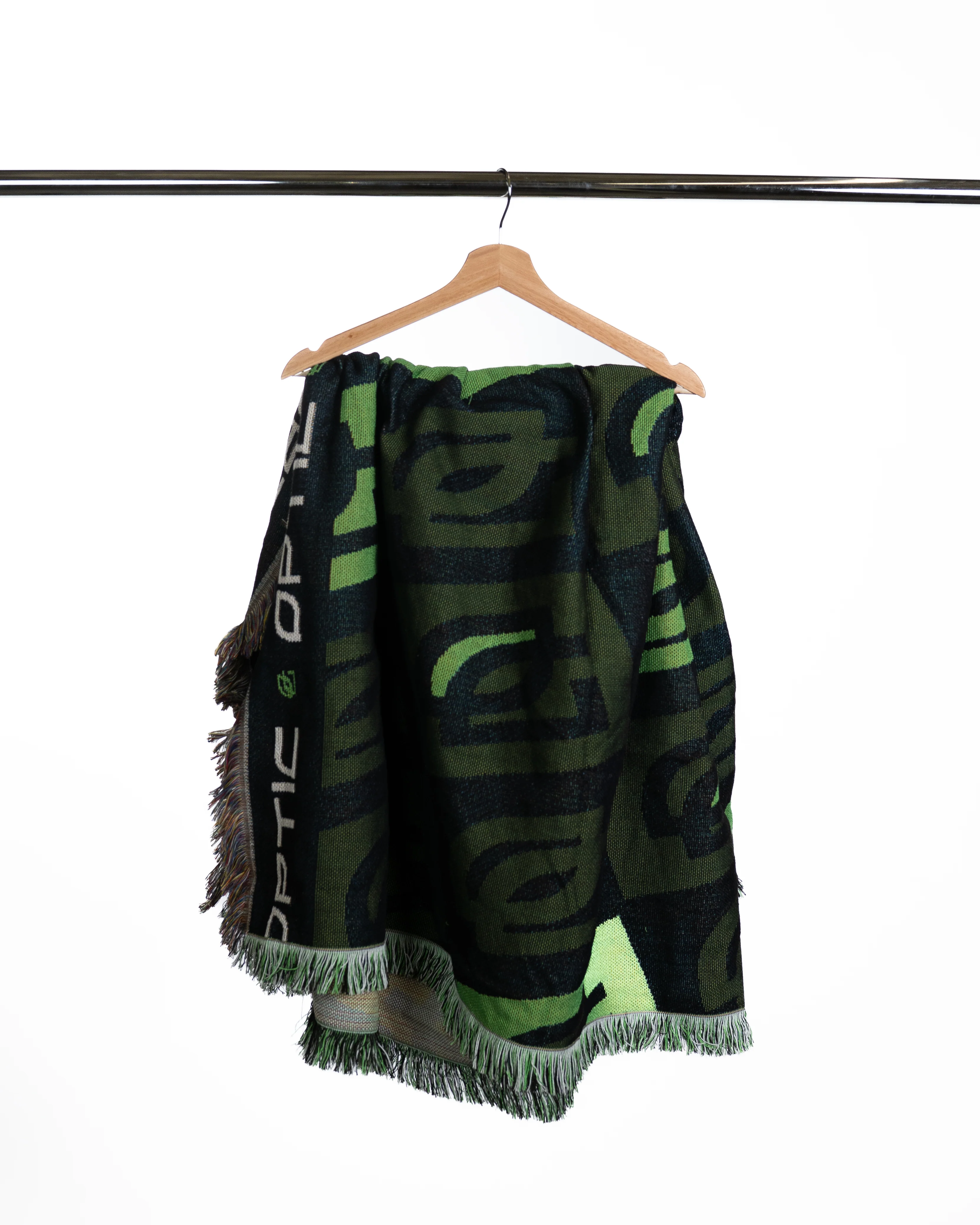 OpTic Throw Blanket in Fern - Image 4
