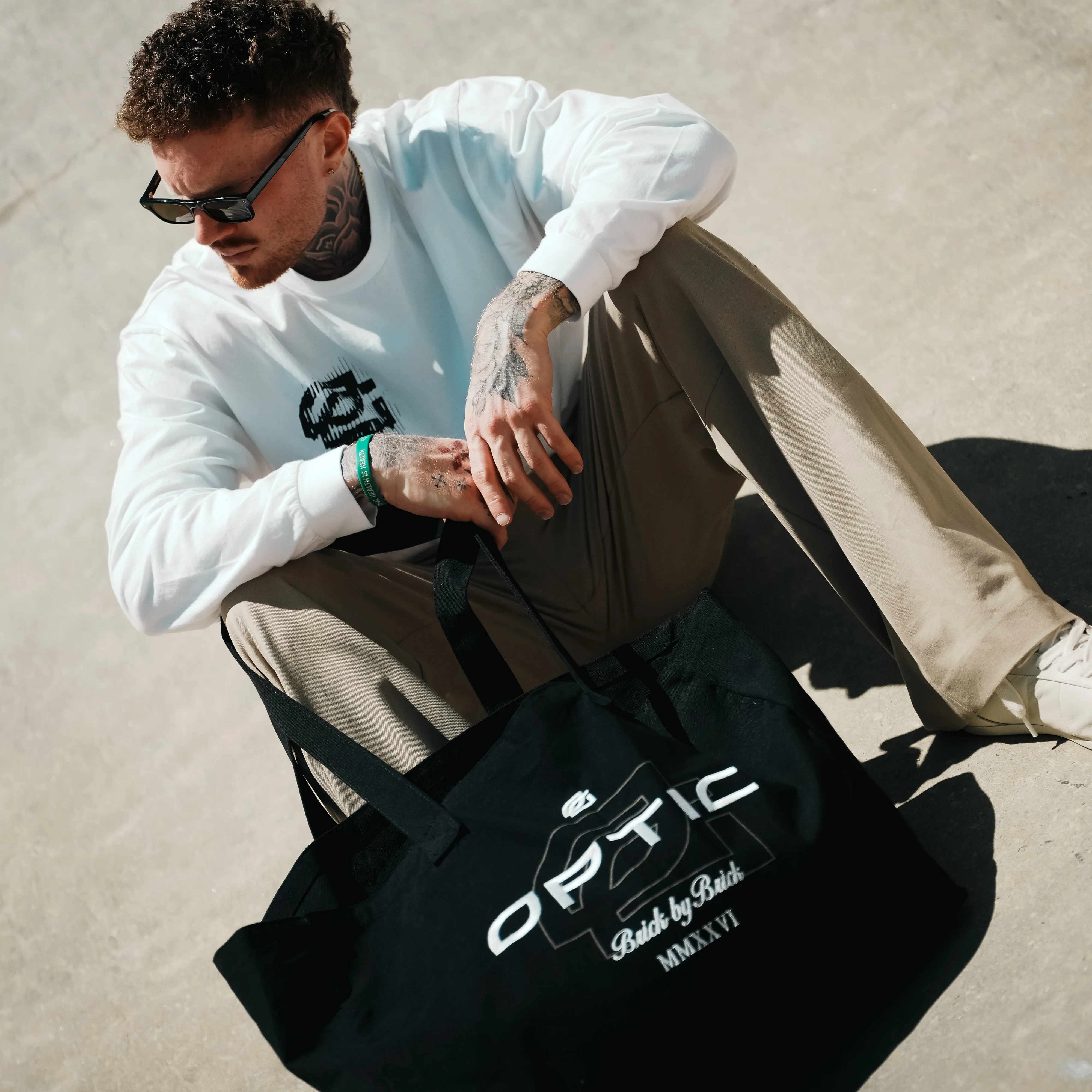 OpTic Tote Bag - Image 4